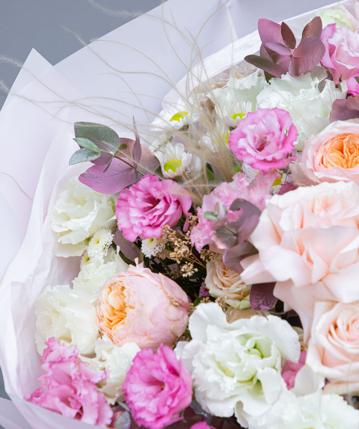 Bouquet ''Bagà'' with roses and lisianthus