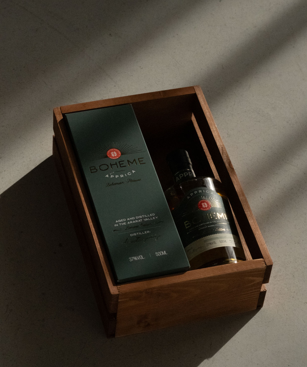 Alcoholic spirit «Bohème Apprica» 37%, 750 ml