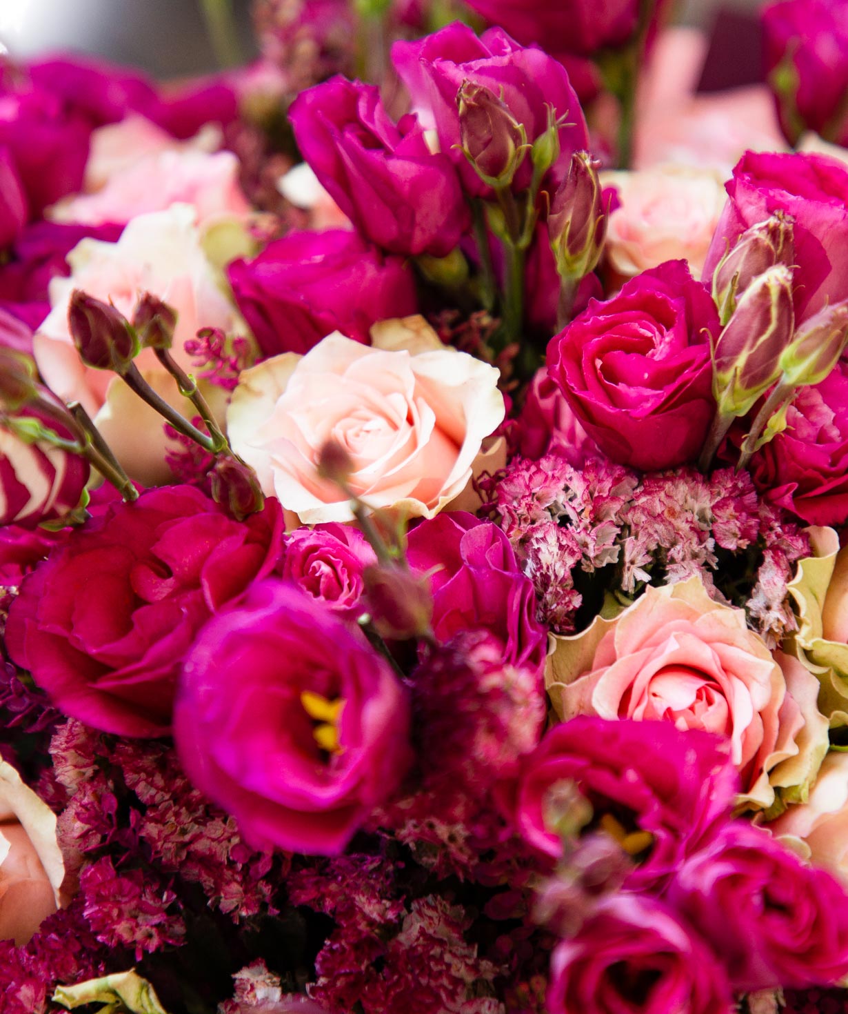 Bouquet «Koganei» with roses and lisianthuses