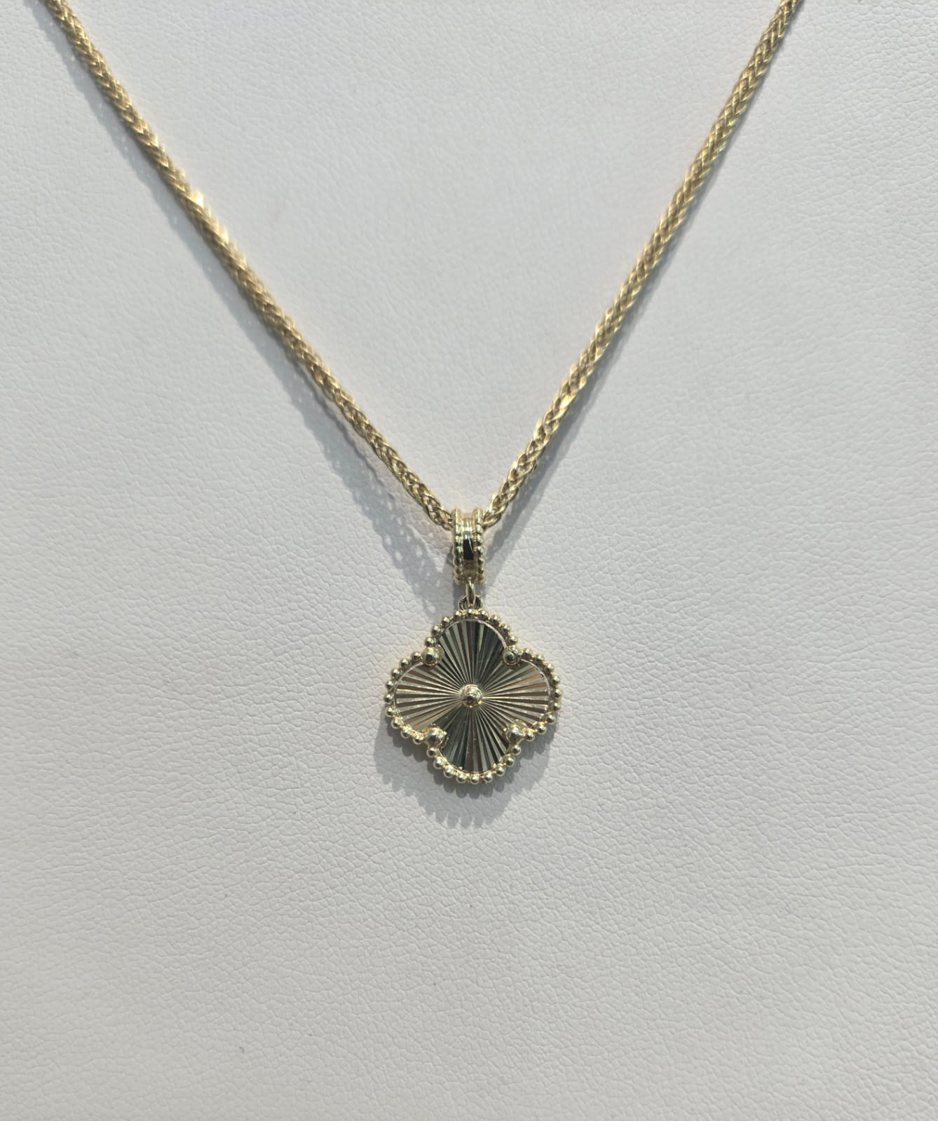 Кулон «Less is more» золотое №165