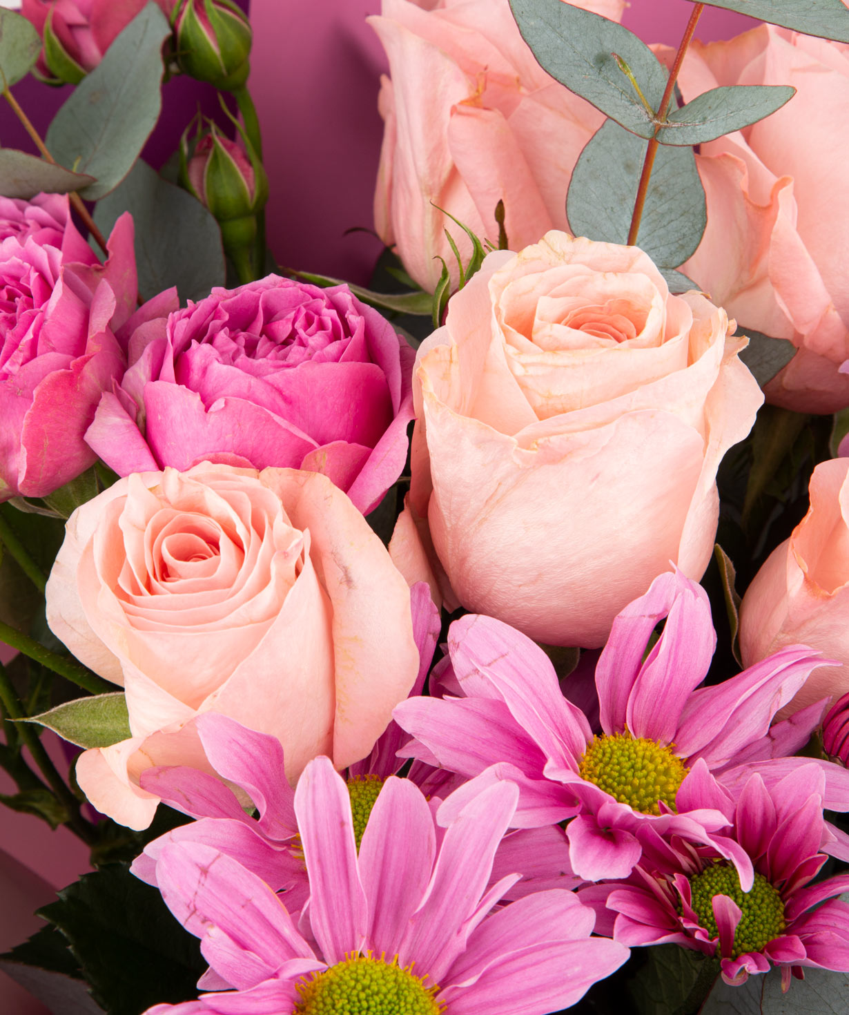 Букет ''Остин'' с кустовыми розами и хризантемами