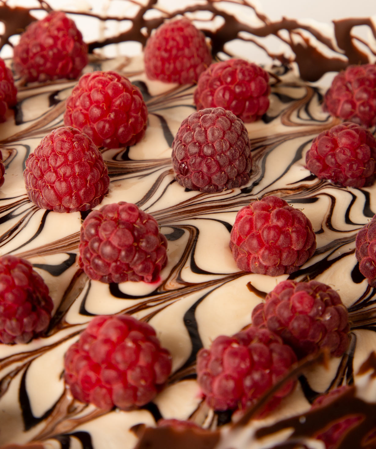 Cake `In raspberry chocolate` small