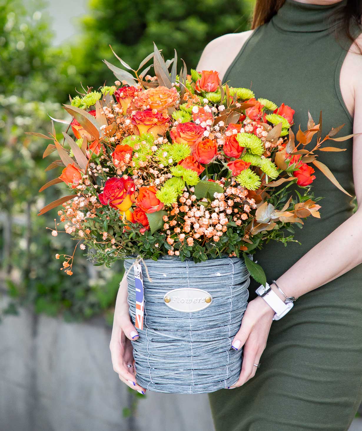 Composition «Stockton» with roses and chrysanthemums