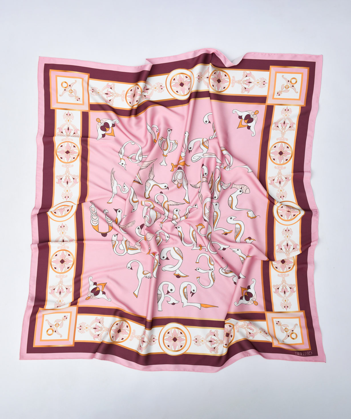 Scarf `Mashtotsyan` Pink jewelry