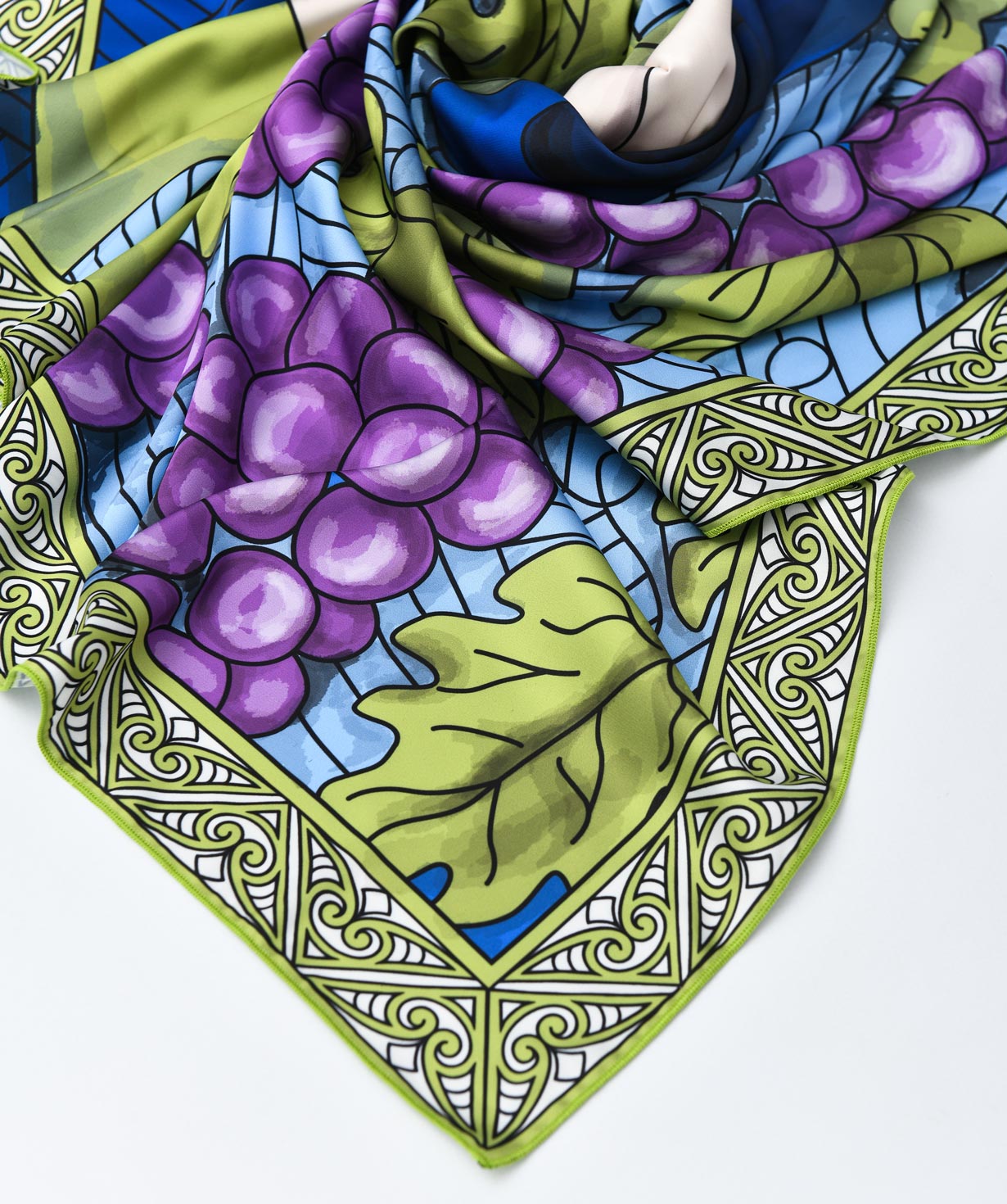 Scarf `Sunny jewelry` Grapes