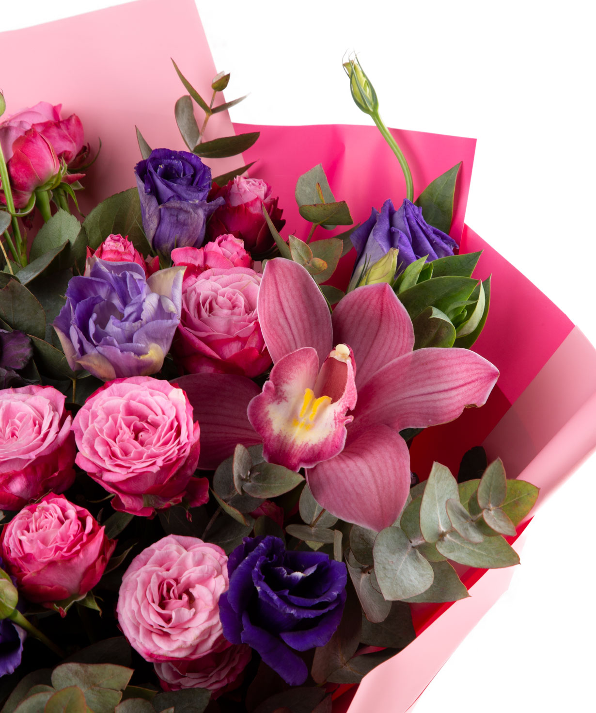 Букет ''Этьен'' с кустовыми розами и лизиантусами