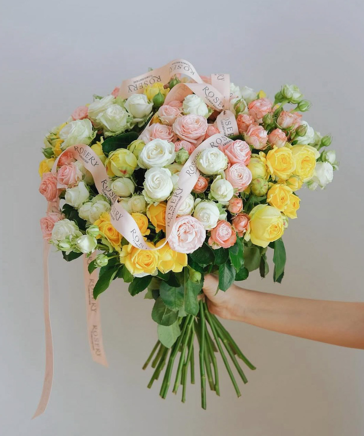 Bouquet «Alesani» with spray roses