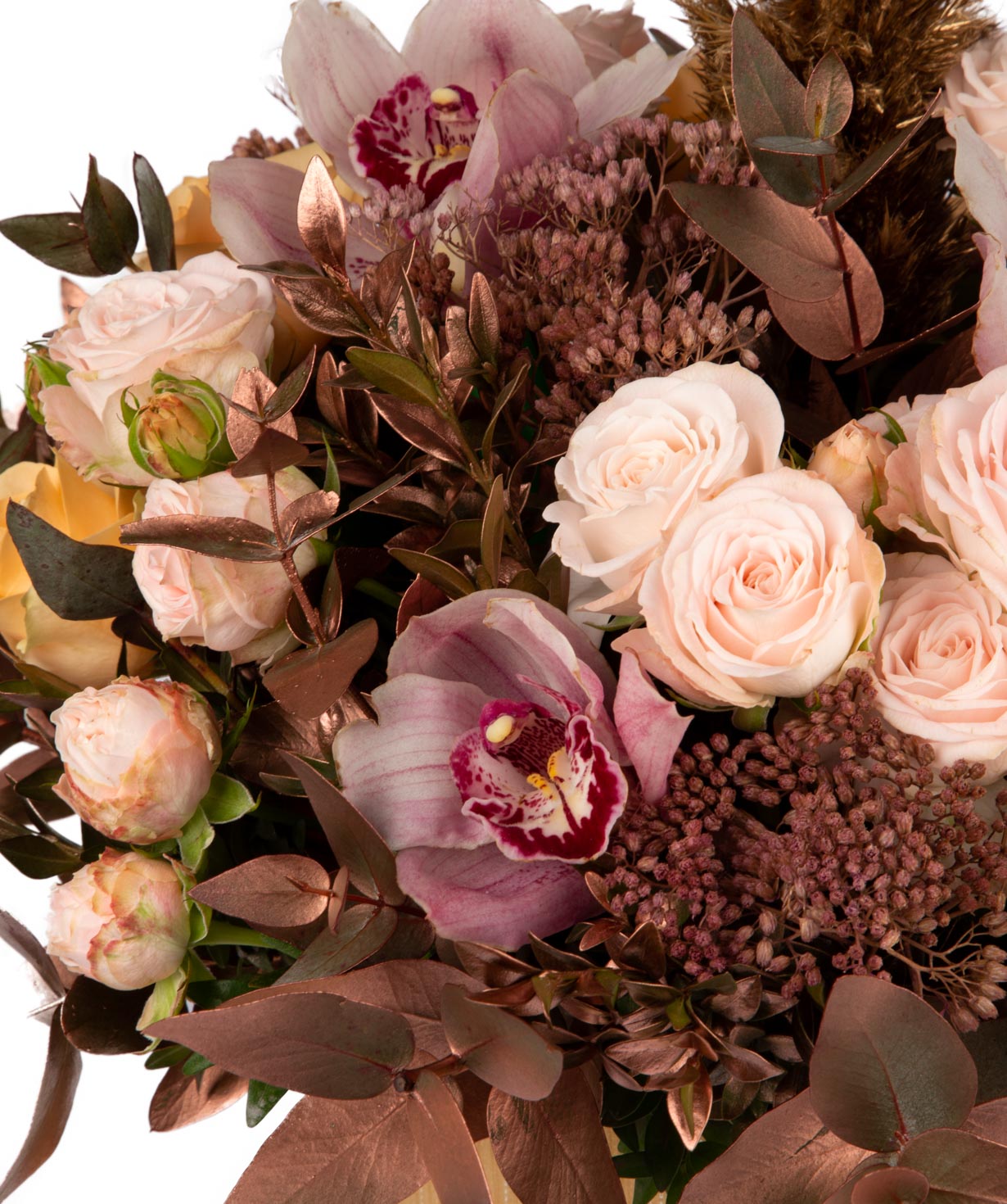 Композиция `Вильц` с розами, орхидеями и эвкалиптом