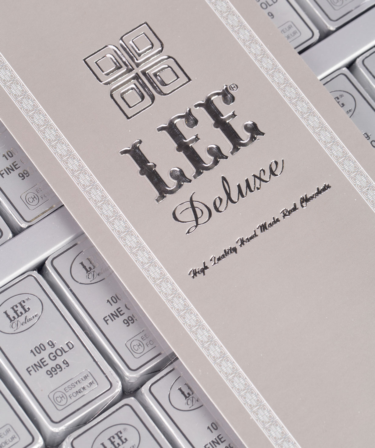 Collection `Lee Ounce Silver` of  chocolate candies 550 gr