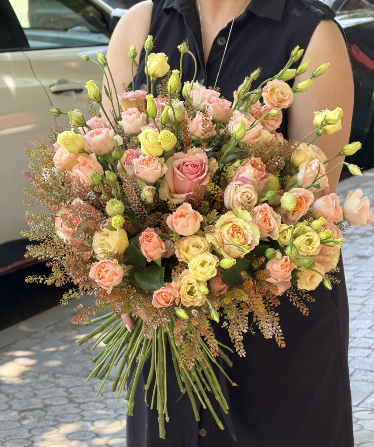 Bouquet «Cataleya» with roses №105