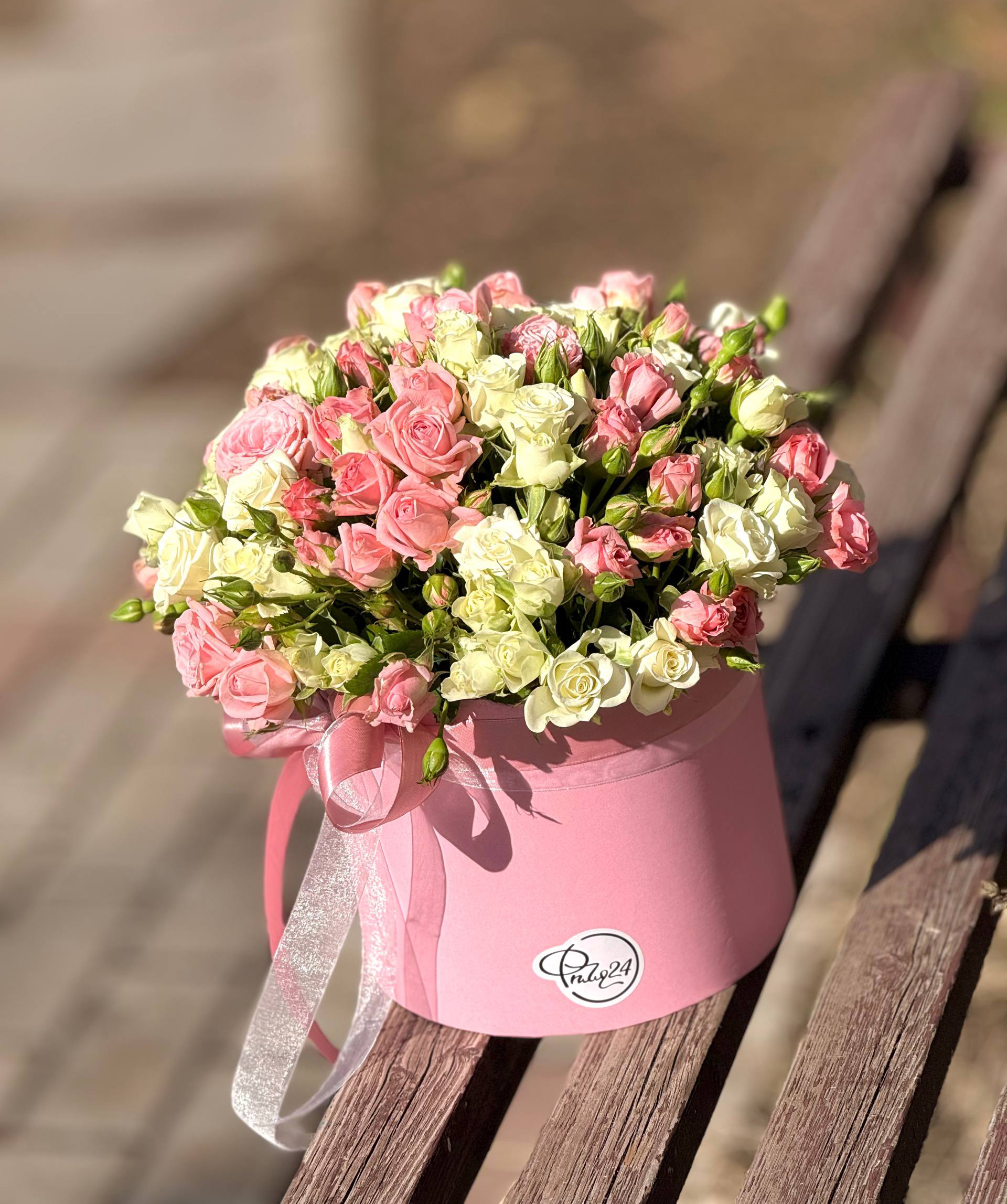 Flower arrangement «Punj» №83 with spray roses