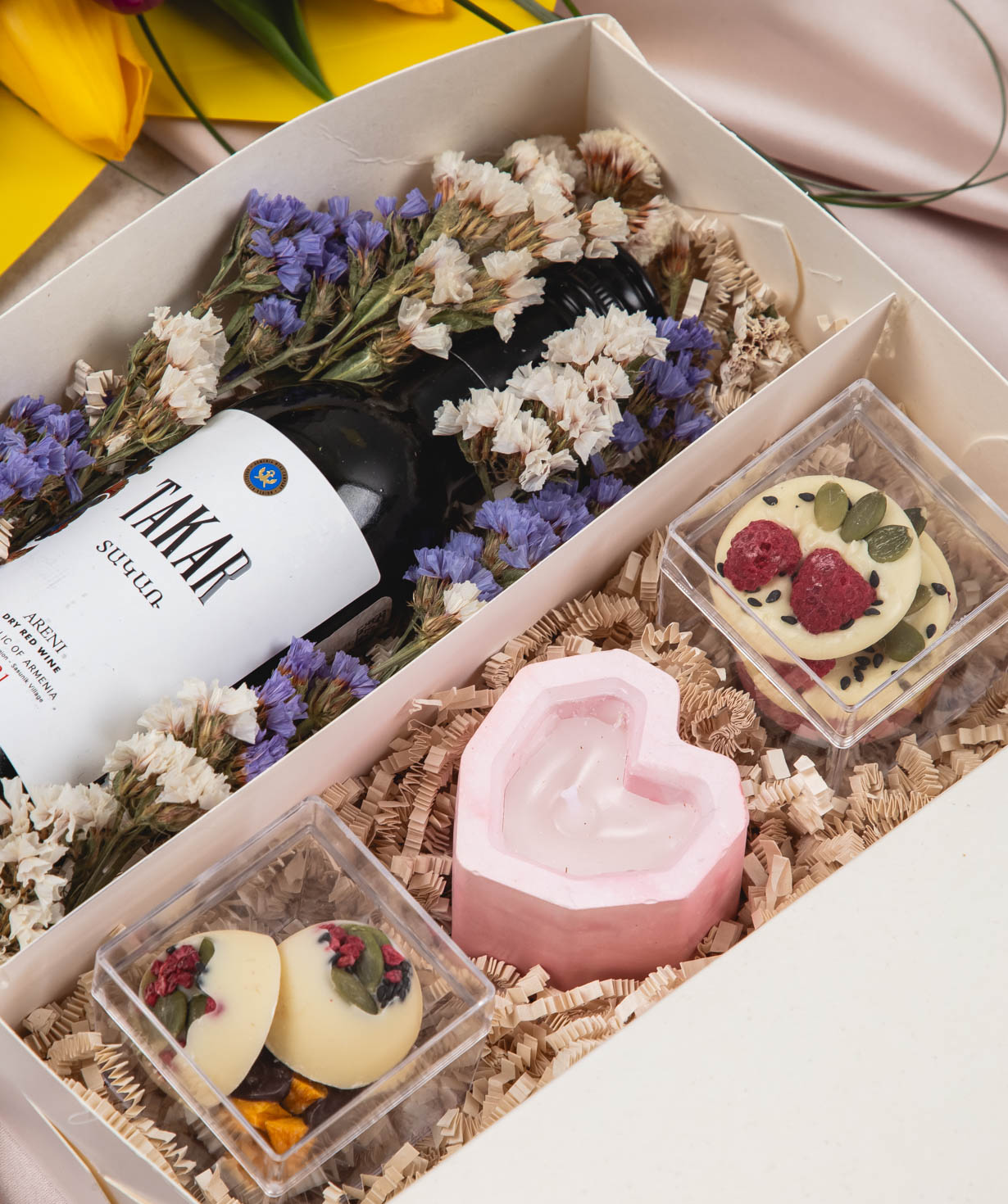 Gift box «THE BOX» №382 with wine