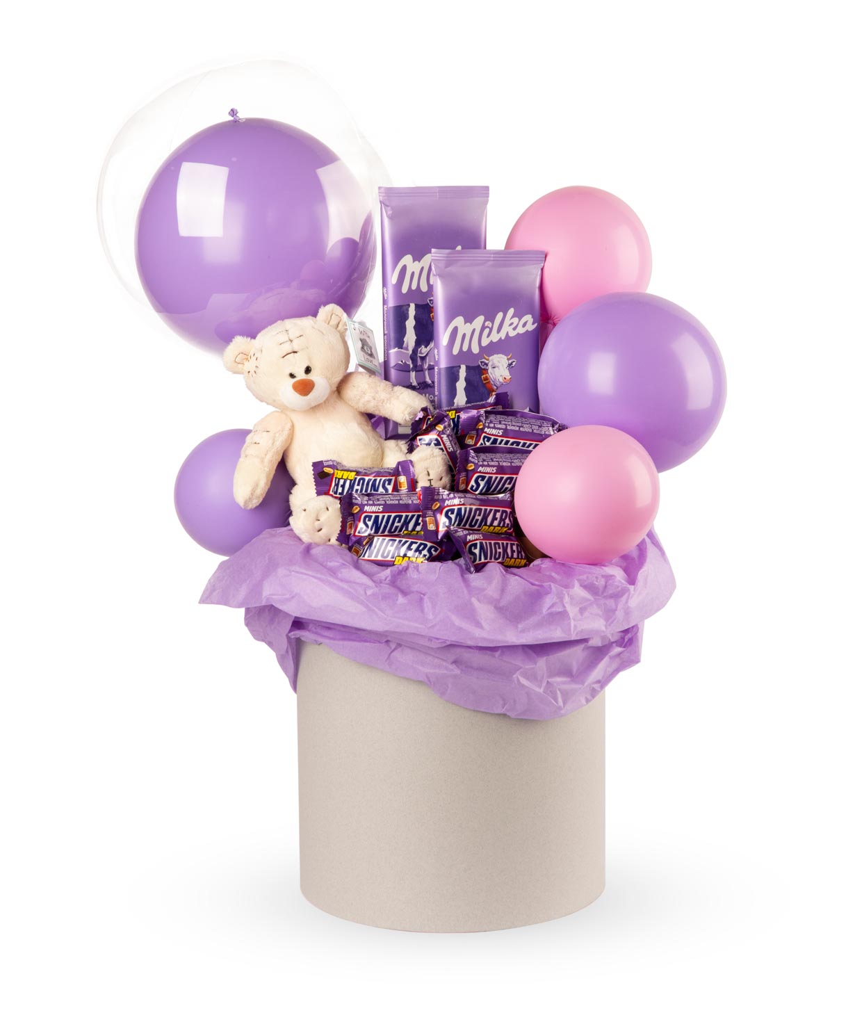 Композиция `Ирмино` с мягким мишкой, конфетами и воздушными шарами