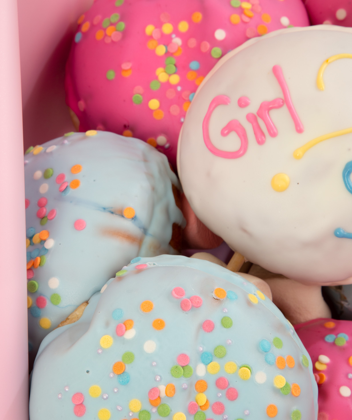 Композиция пончиков `Boy or Girl`