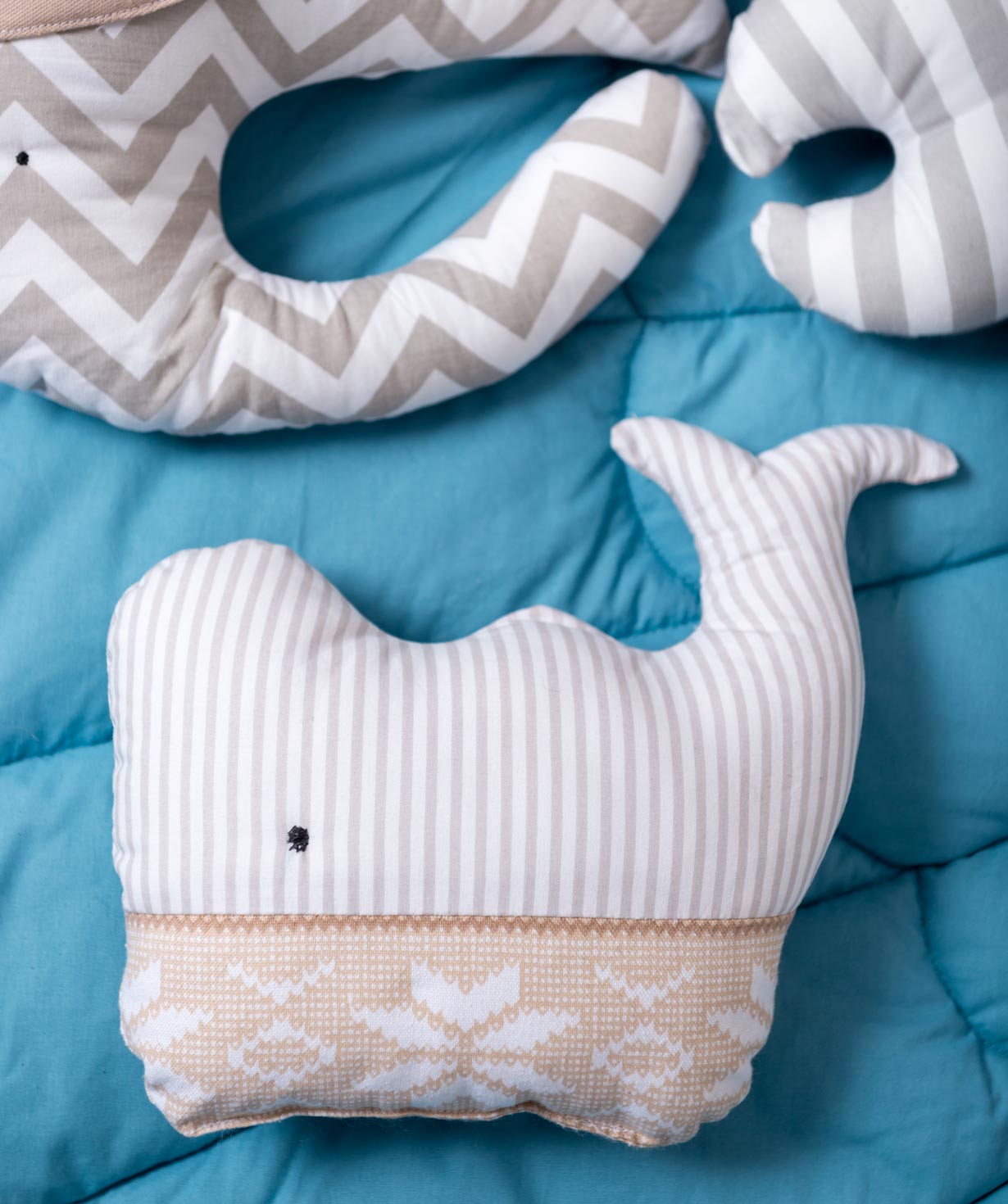Pillow - toy `Darchin` whale