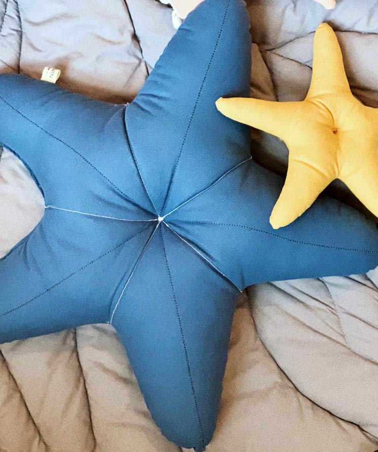 Подушка - игрушка `Darchin` звезда большая