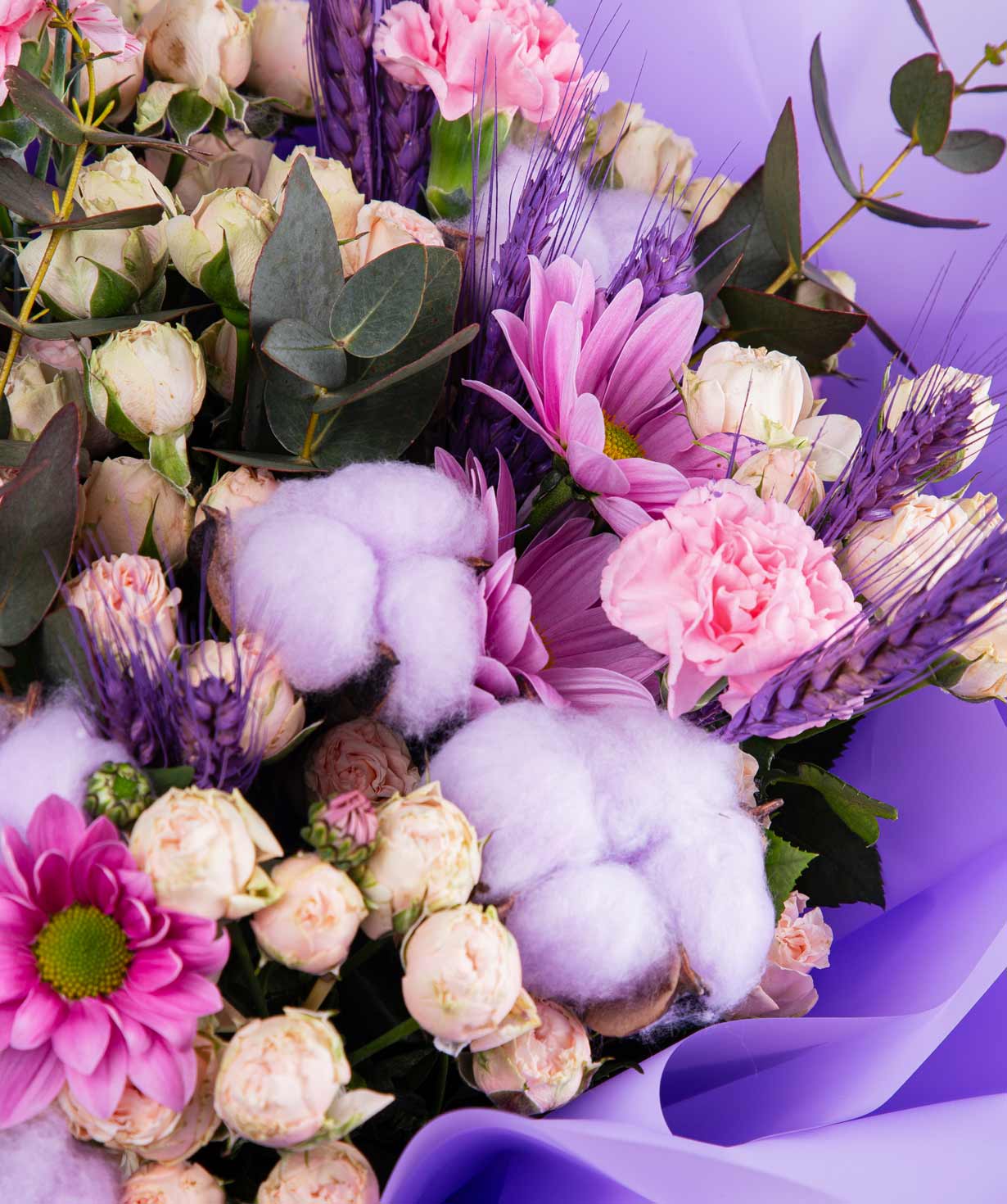 Bouquet «Skiathos» with spray roses and dianthus