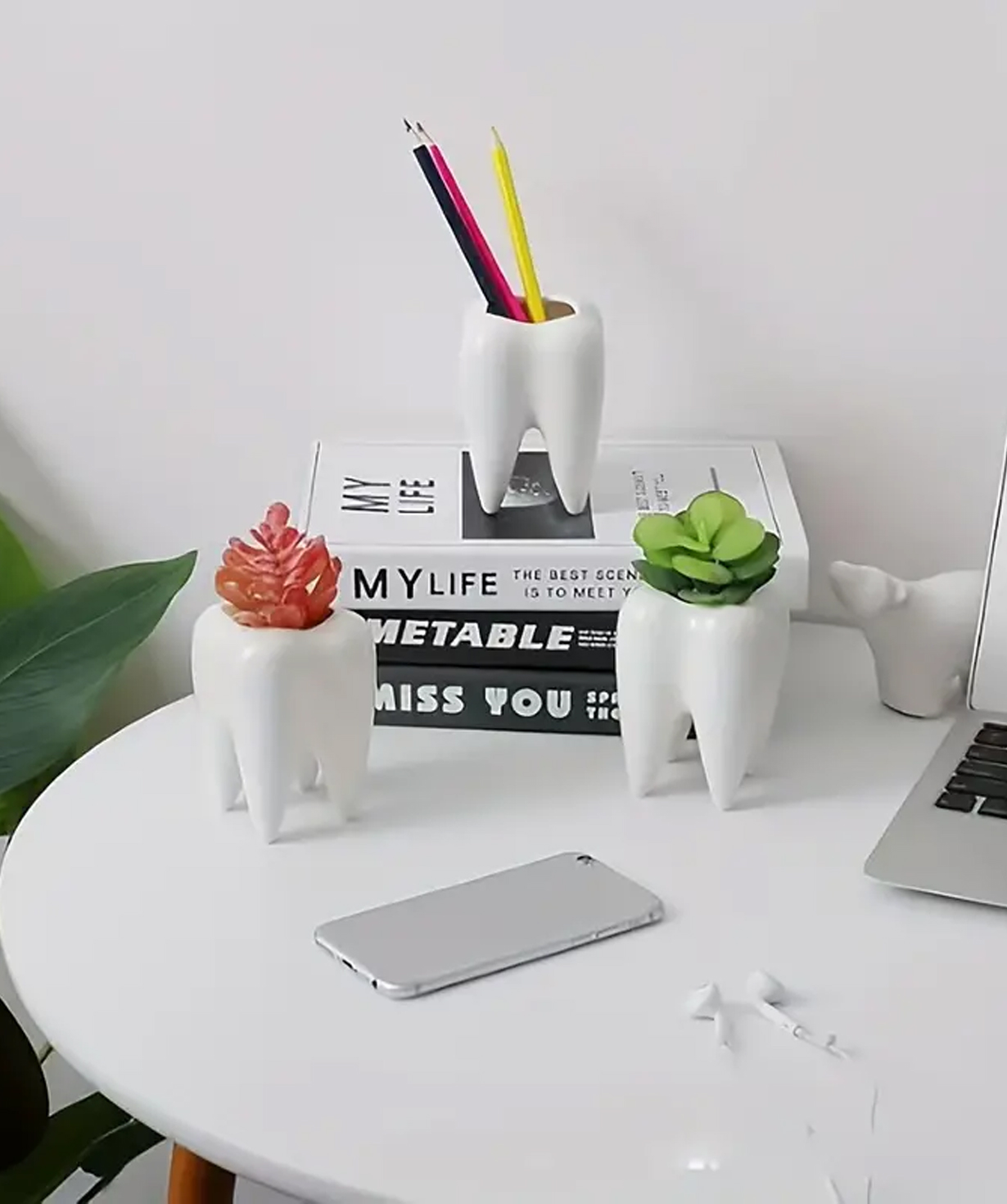 Pen Holder «Gift Store» Tooth-Shaped