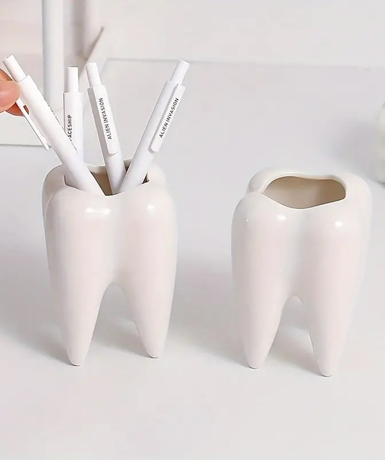 Pen Holder «Gift Store» Tooth-Shaped