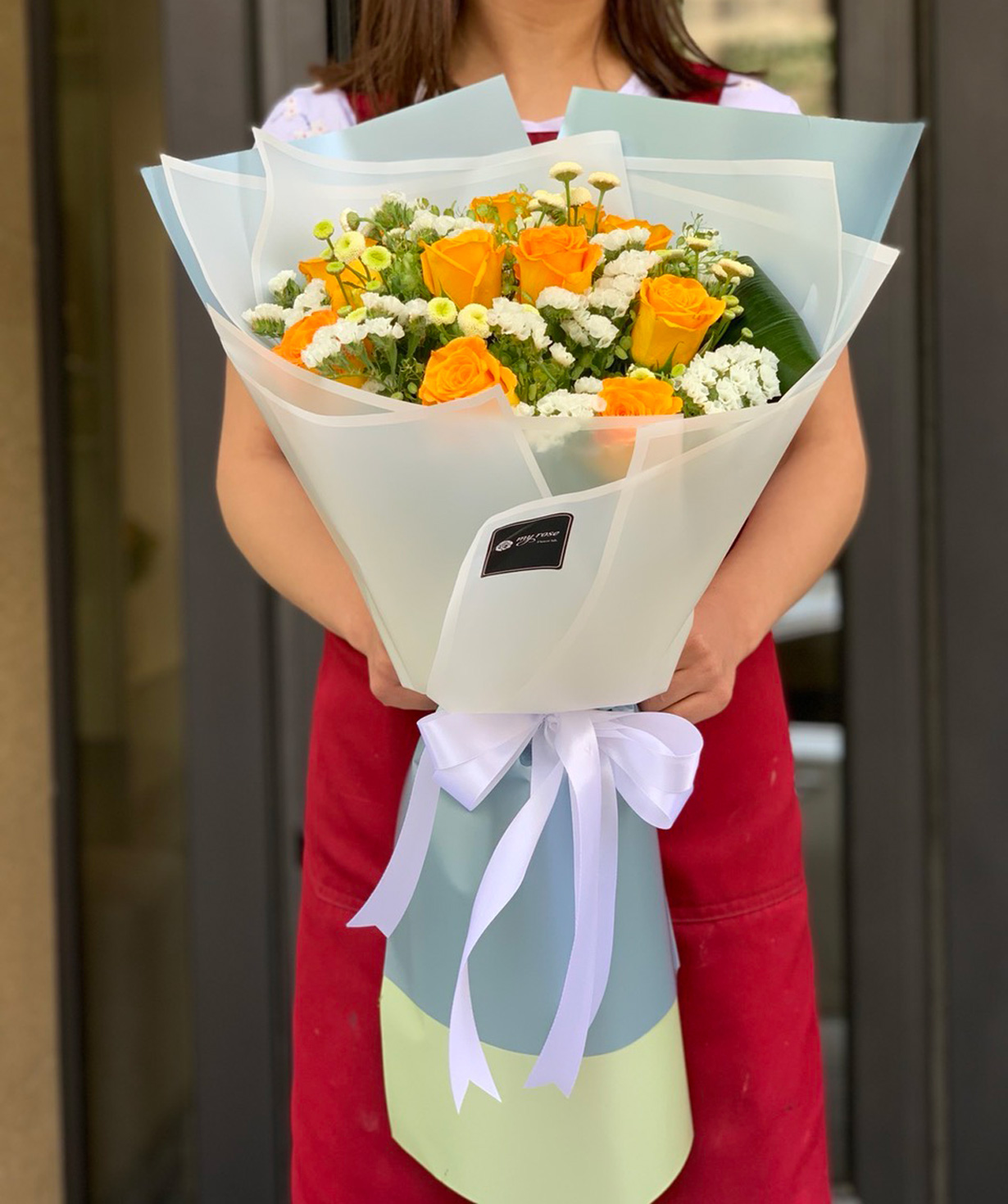 Bouquet `Katano` with roses and chrysanthemums