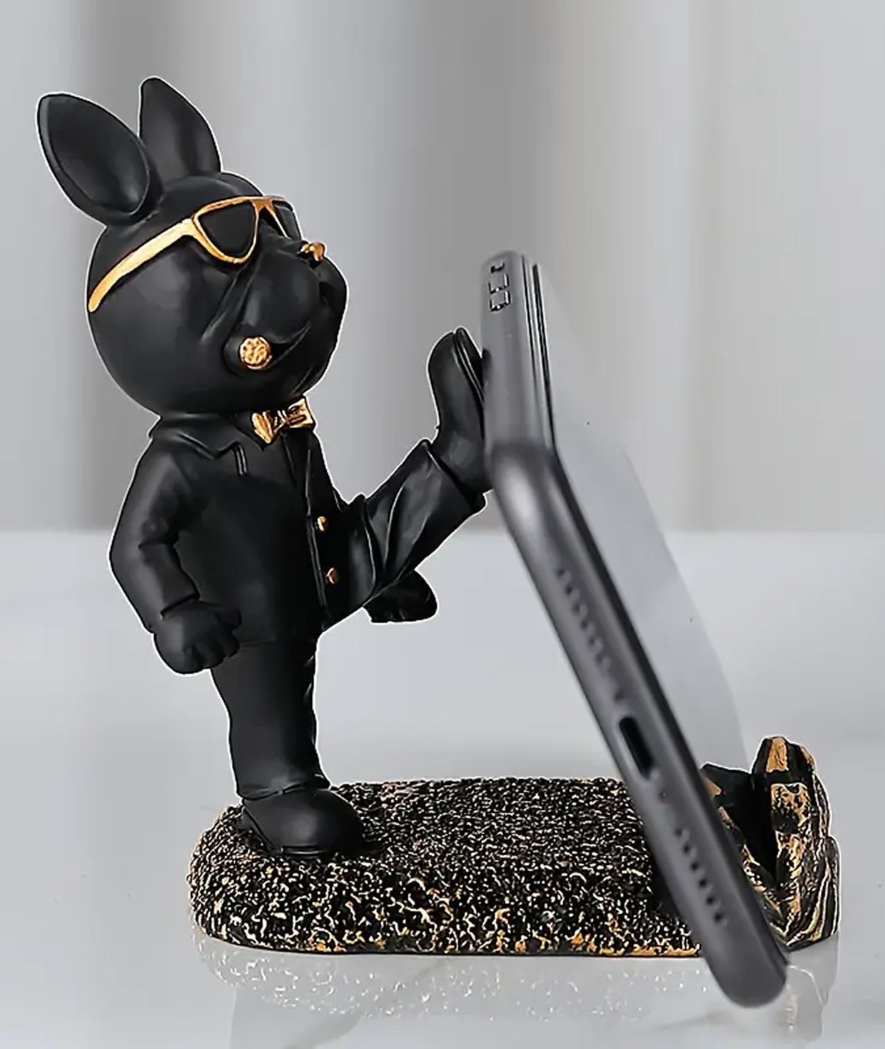 Smartphone Holder «Gift Store» statuette №1