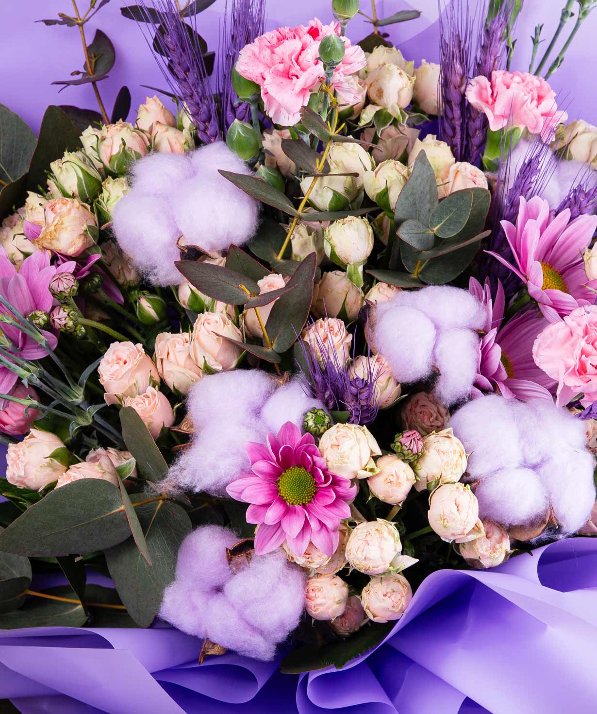 Bouquet «Skiathos» with spray roses and dianthus