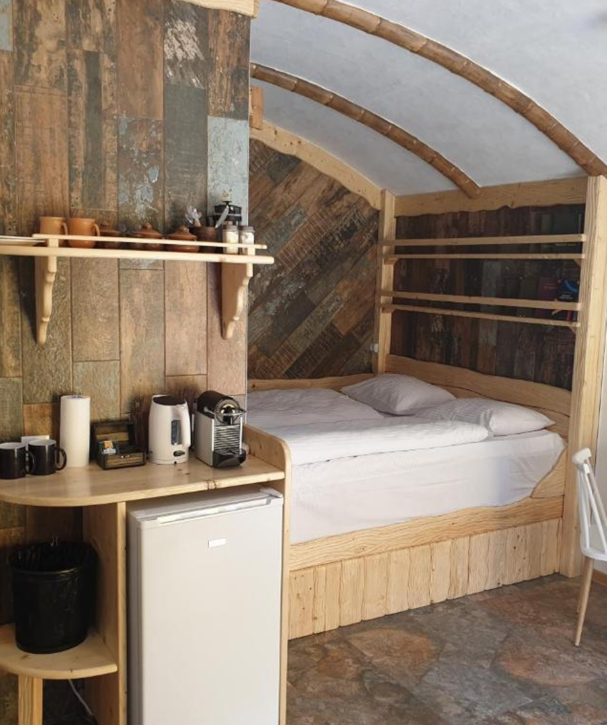 Rest in «Cozy House» hotel, for 5 people, 1 day