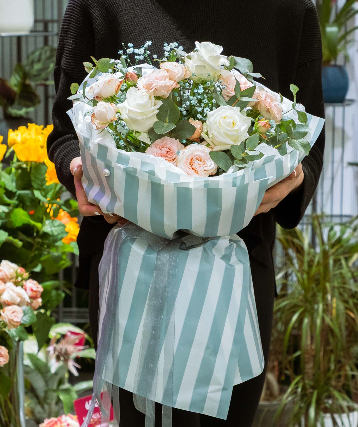 Ծաղկեփունջ «Floriani» վարդերով №10