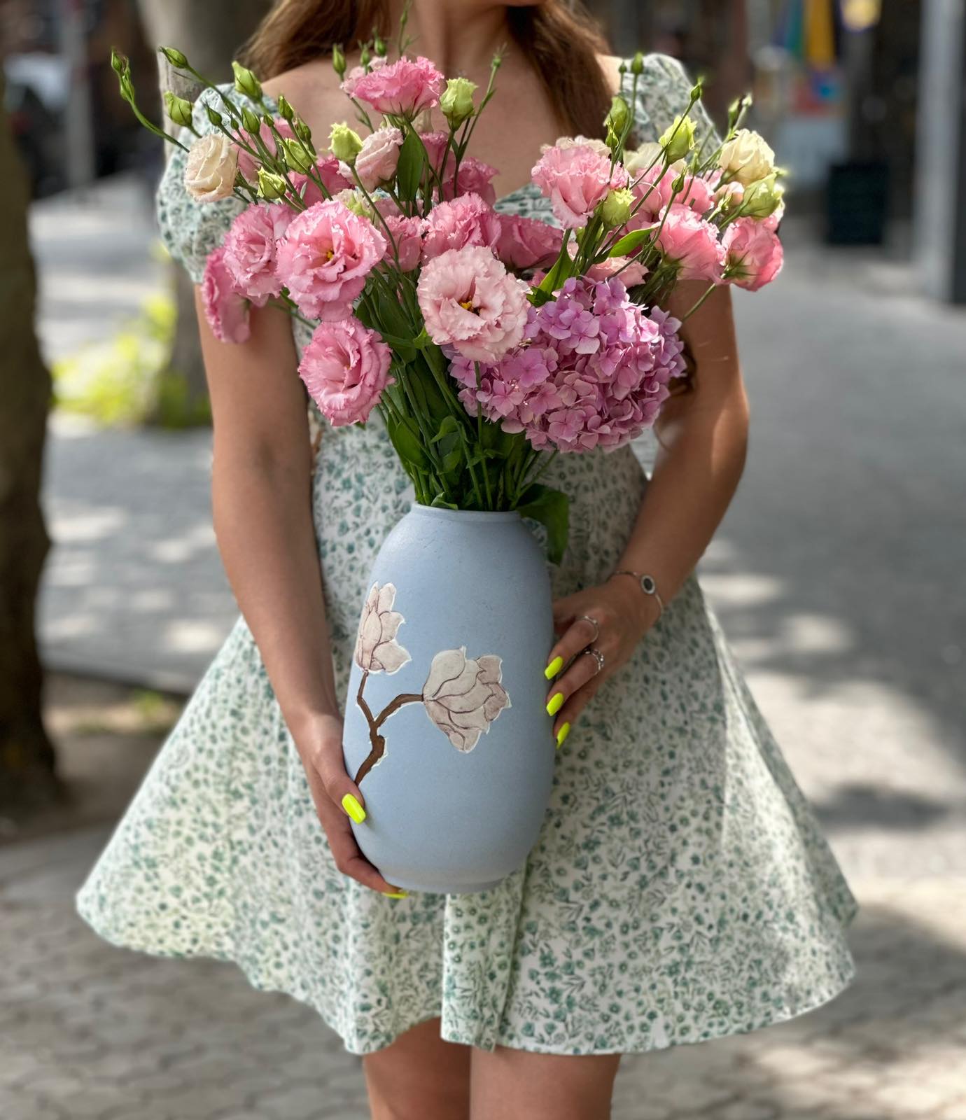 Composition «Wallace» with lisianthus