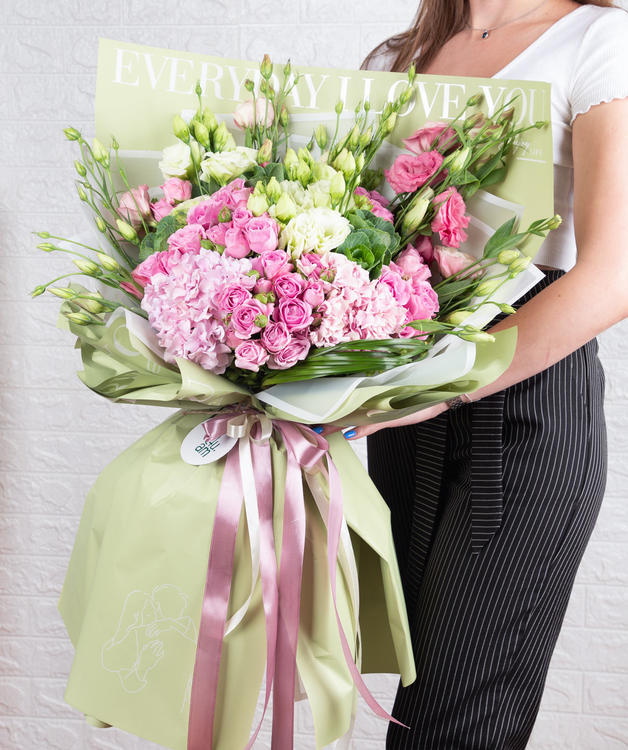 Bouquet ''Leuven'' with hortensia and lisianthus