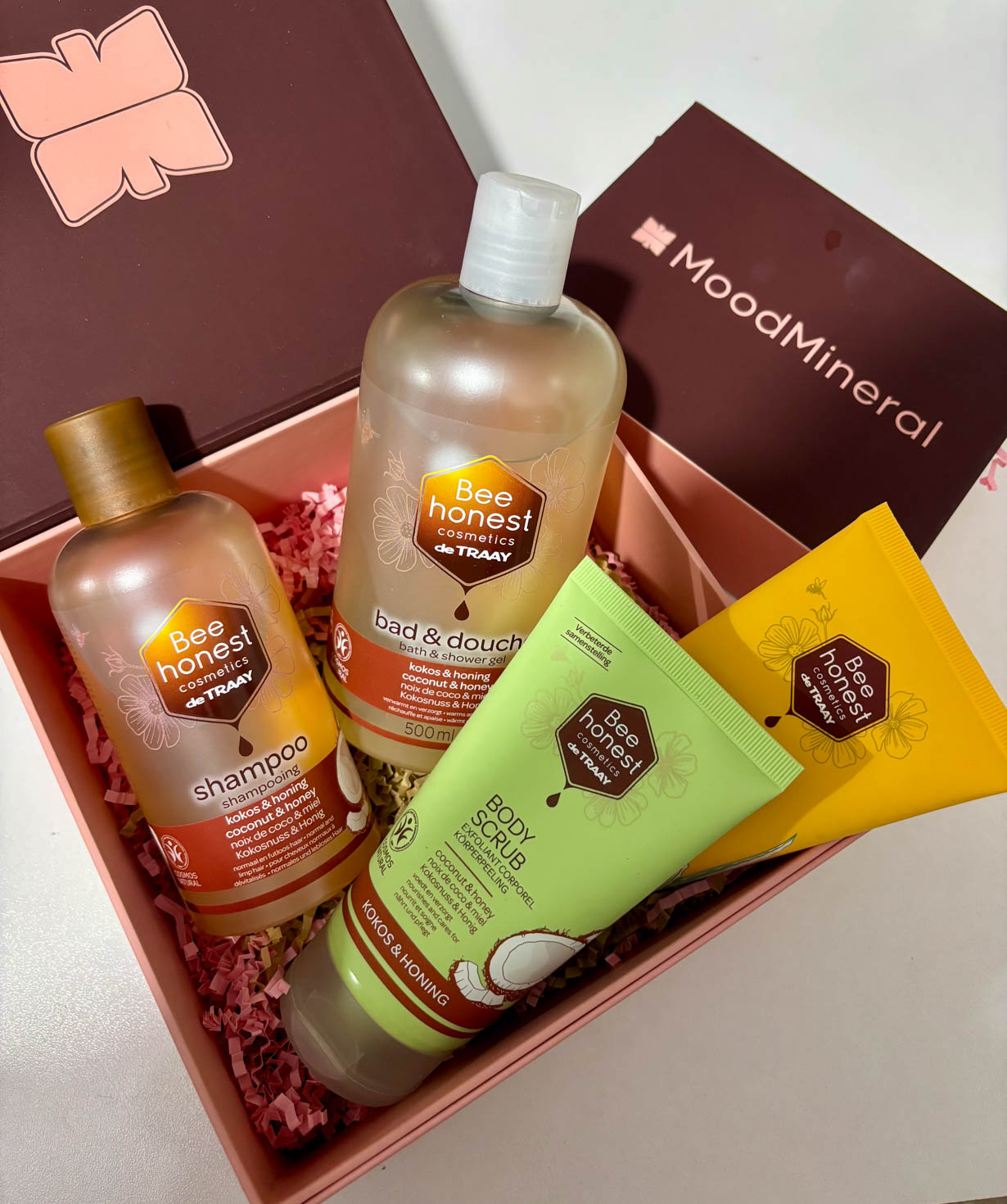 Gift Box with Skincare Products №5