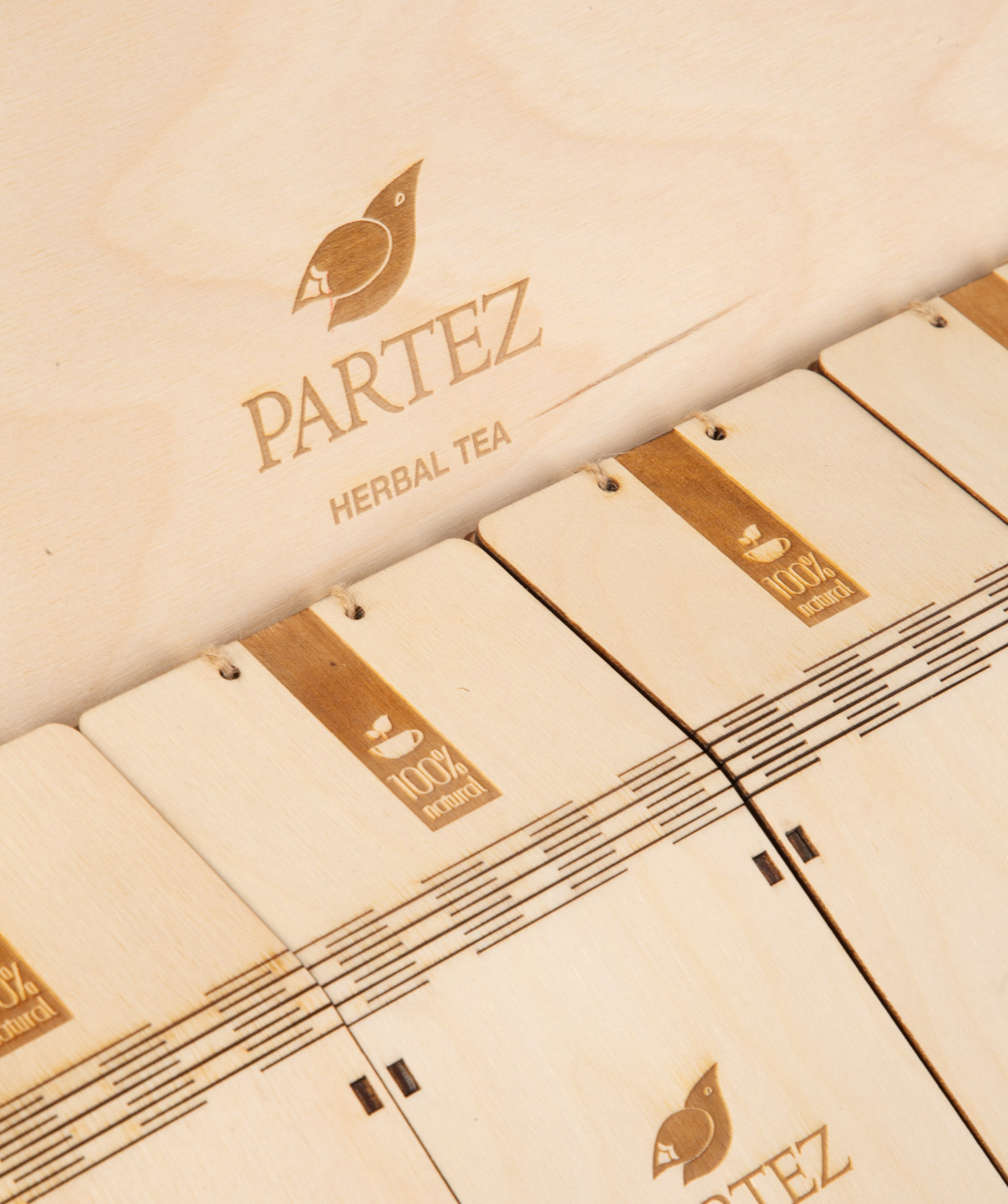 Հավաքածու «Partez» թեյերի, փայտե հուշանվեր-տուփով