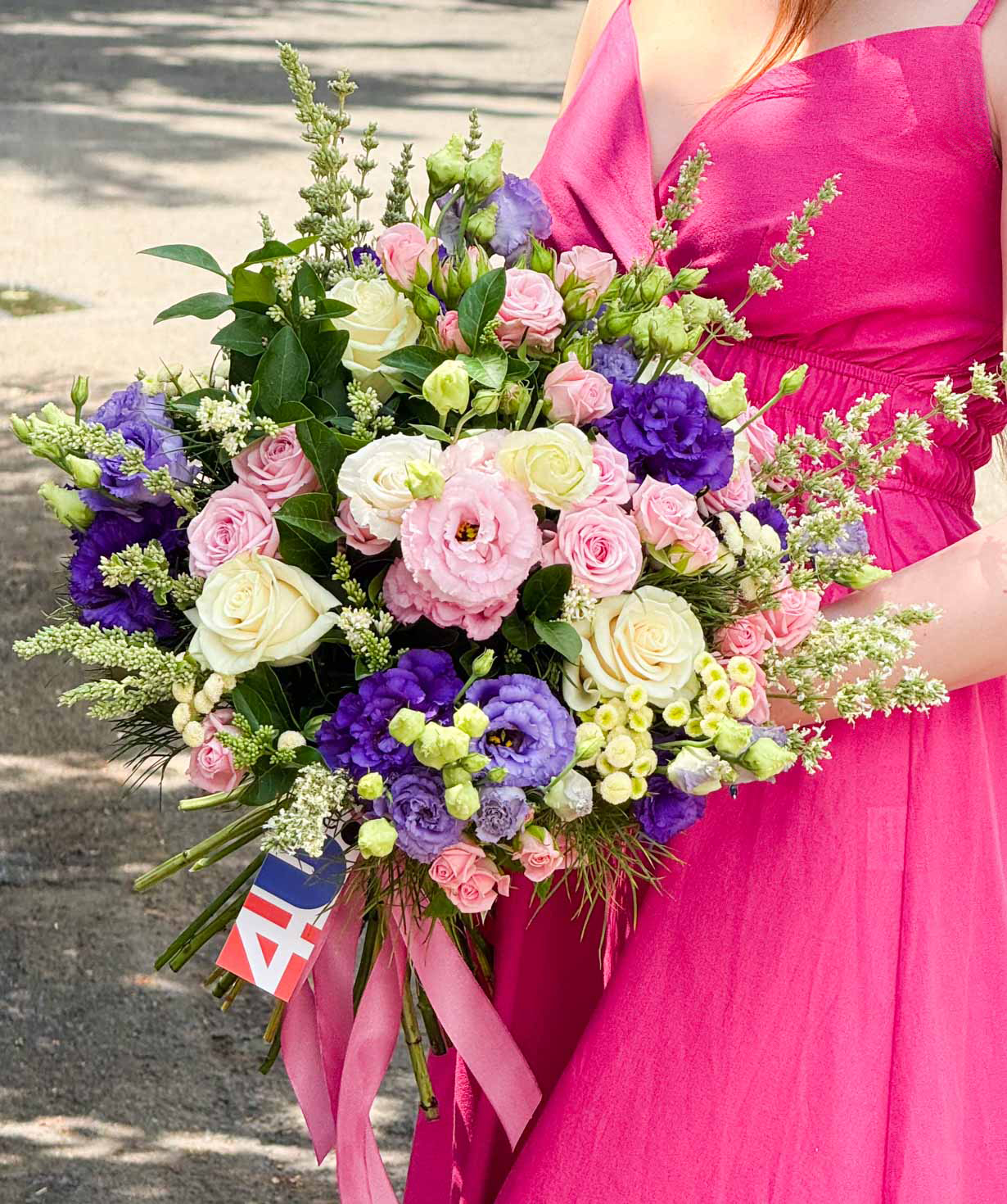 Bouquet «Altötting» with roses and lisianthus