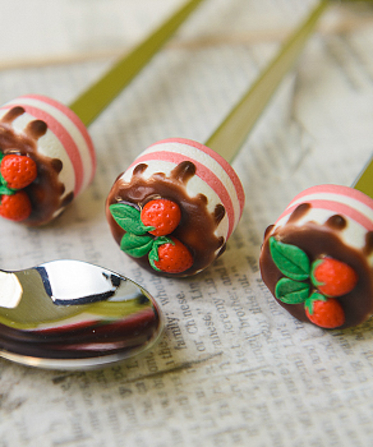 Spoon «Bonasens» strawberry cake, decorative