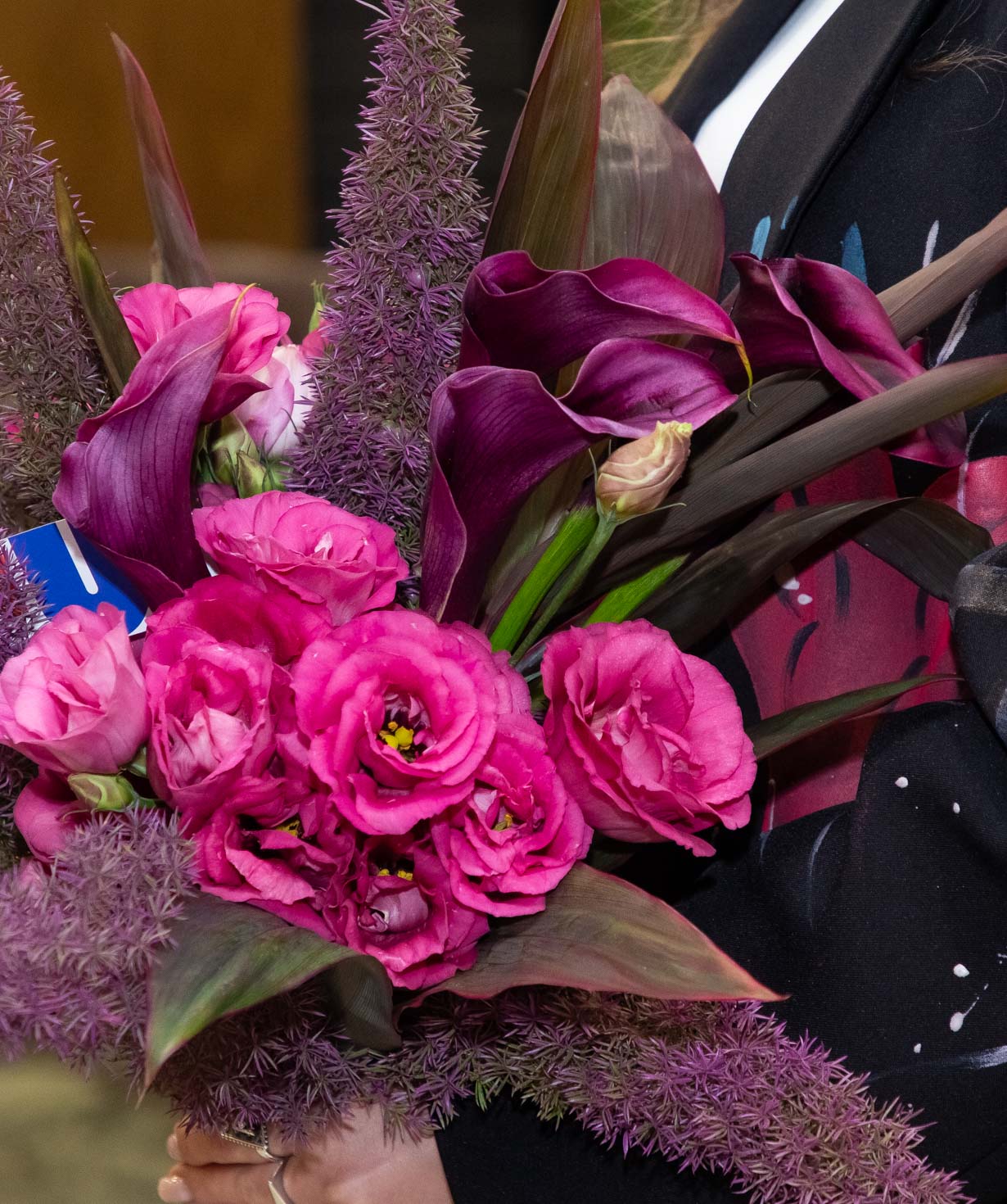 Bouquet «Thasos» with lisianthus and callas