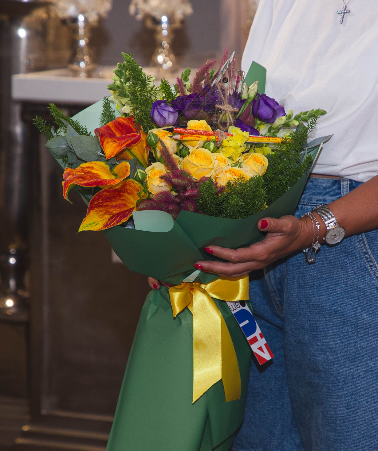 Букет «Бернрид» с розами и каллами