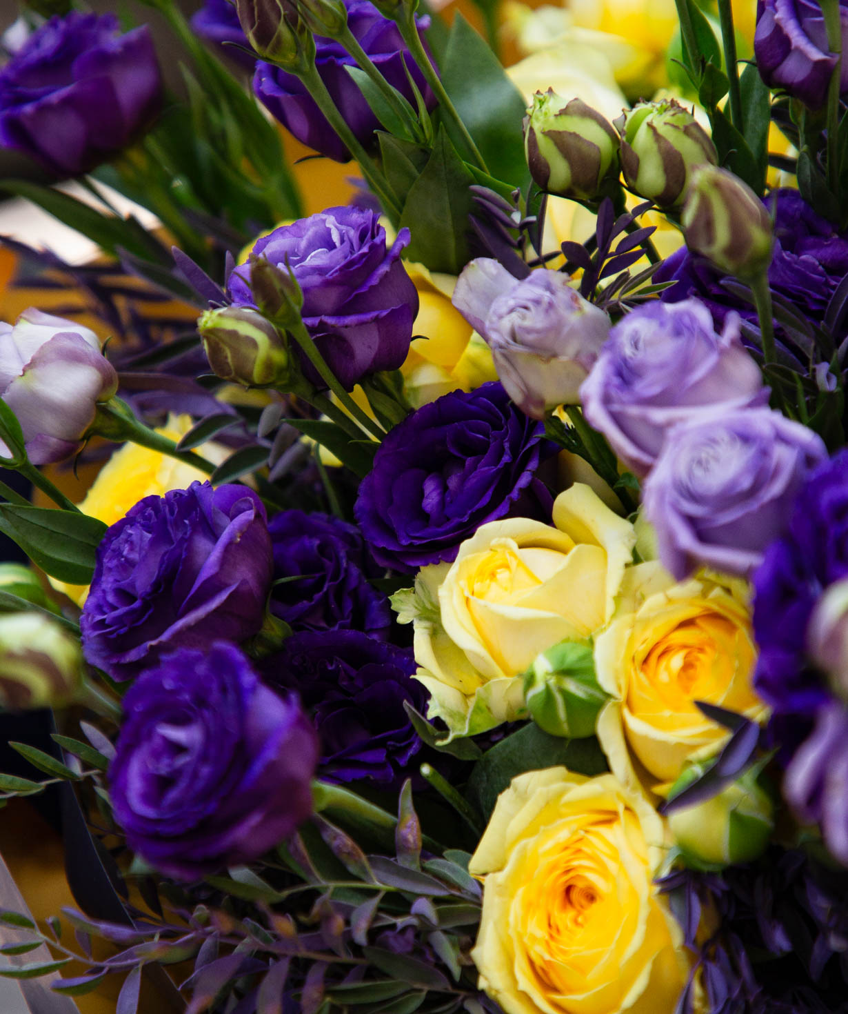 Bouquet «Nishio» with spray roses and lisianthuses