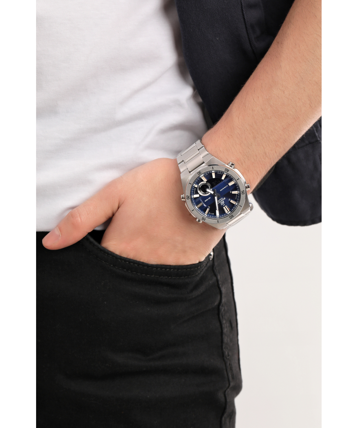 Наручные часы `Casio` ERA-110D-2AVDF