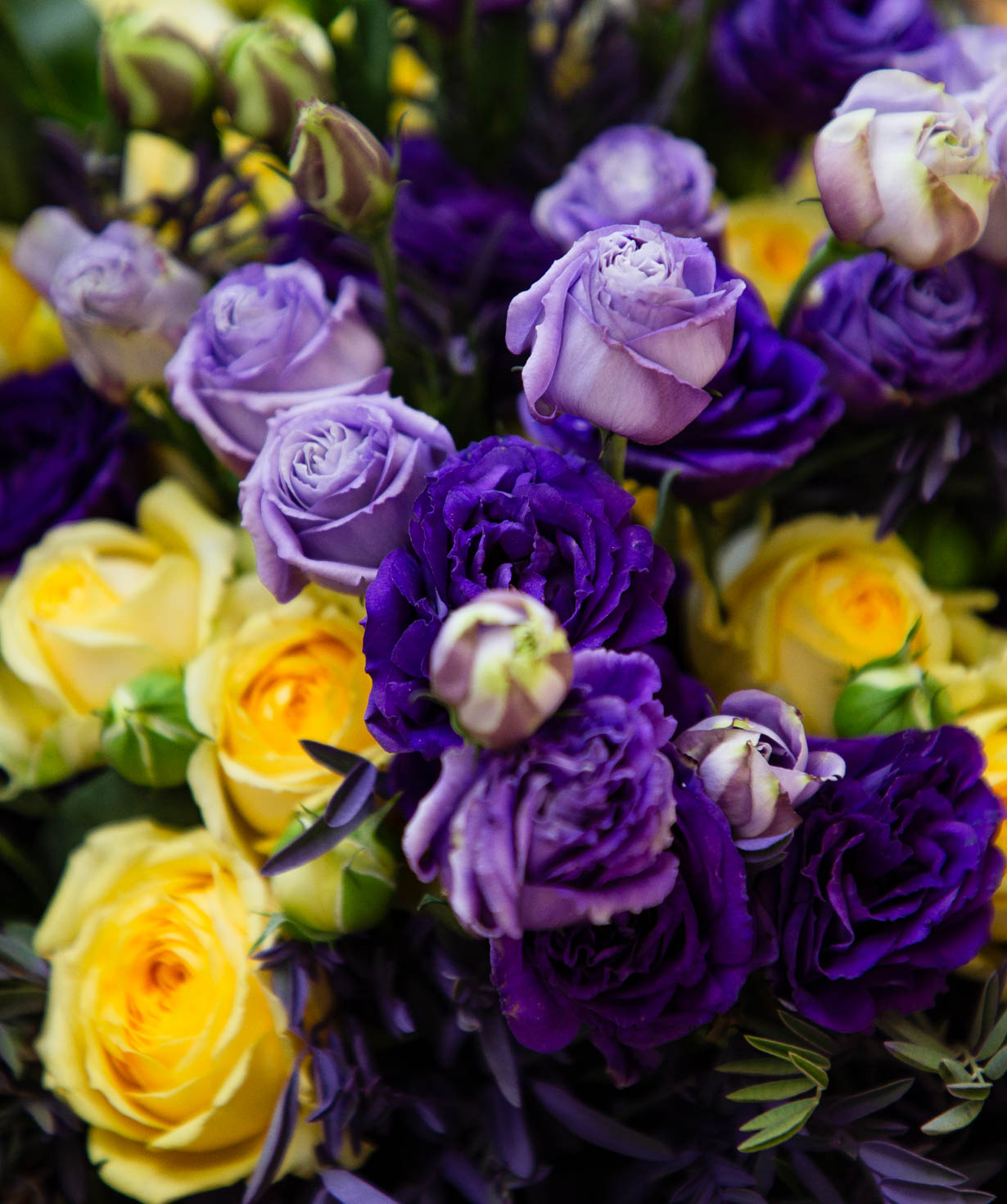 Bouquet «Nishio» with spray roses and lisianthuses