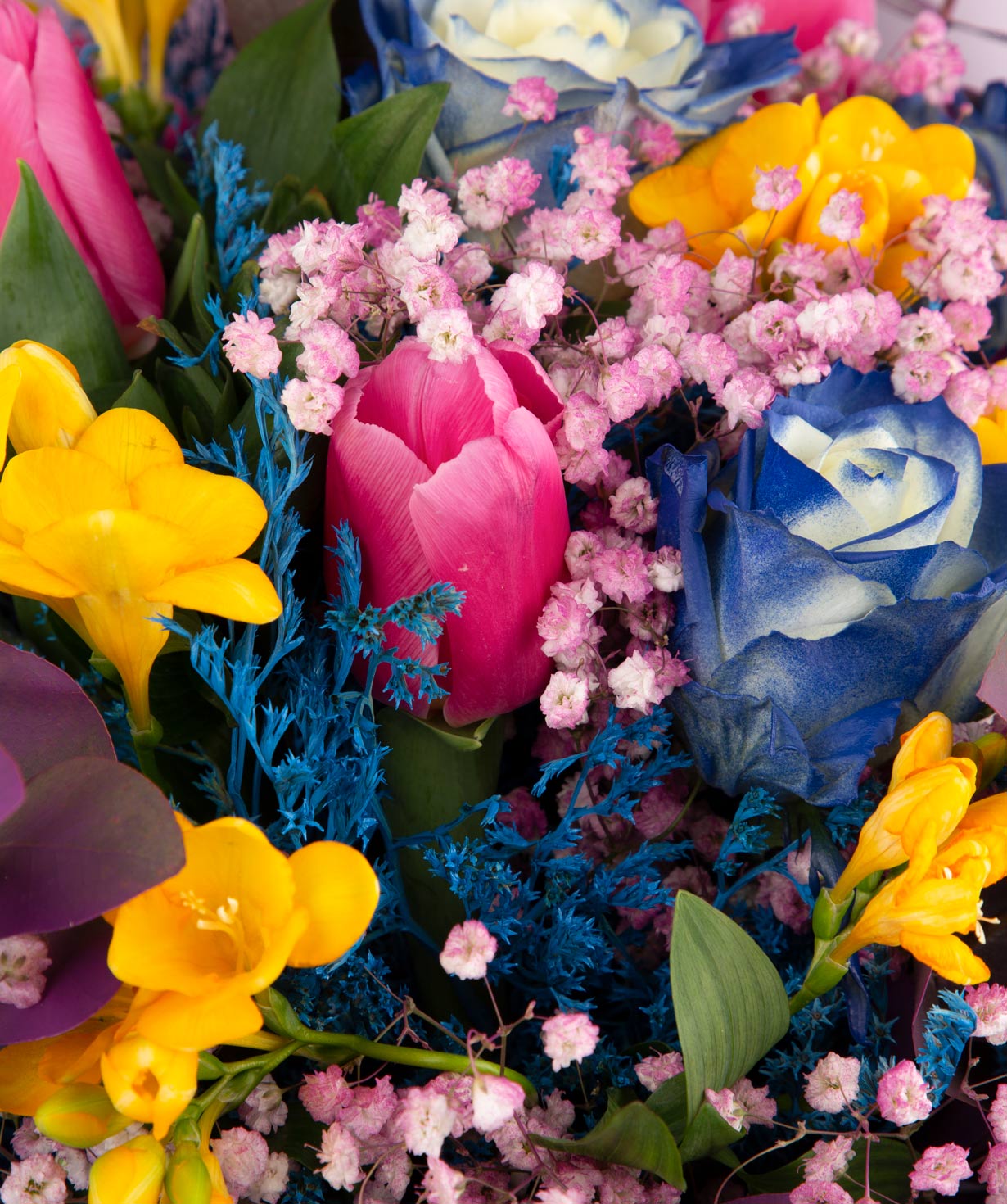 Bouquet ''Alcanizo'' with roses, freesia, tulips