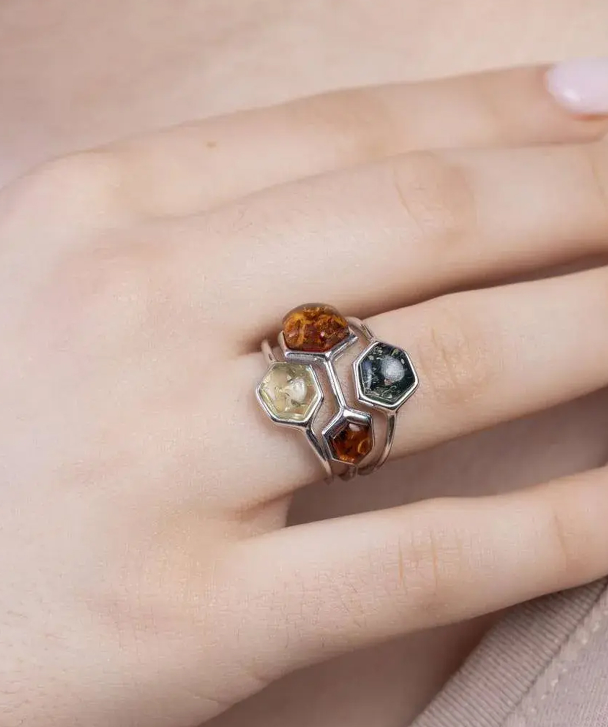 Серебряное кольцо «SiaMoods» SR178
