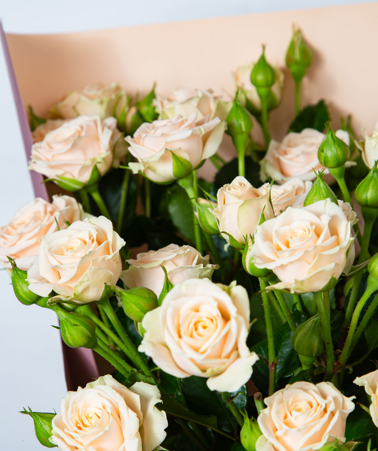 Букет «Окиносима» с кустовыми розами