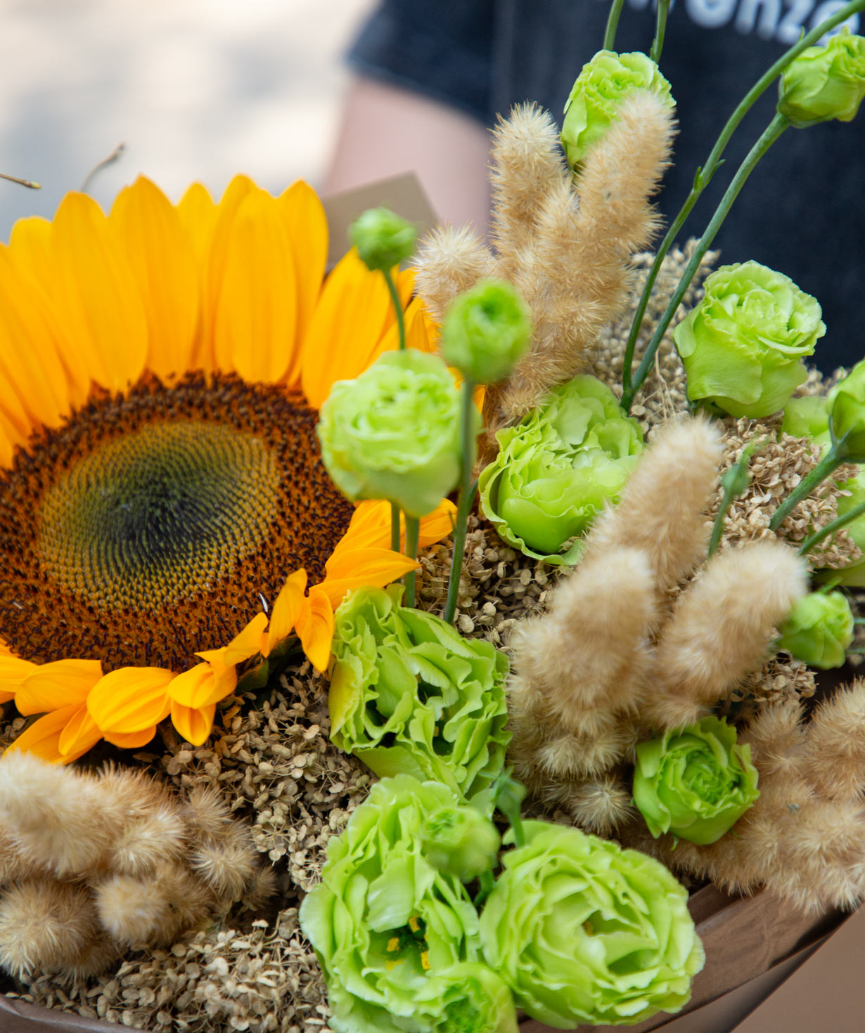 Bouquet «Ballendorf» with lisianthus and sunflower