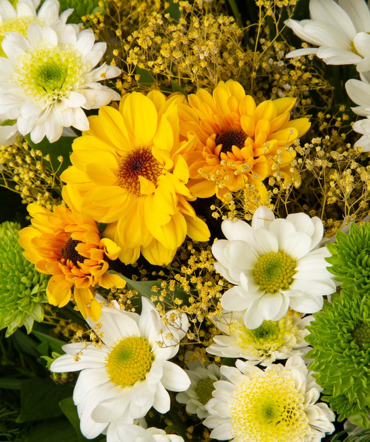 Bouquet `Burnaby` with chrysanthemums