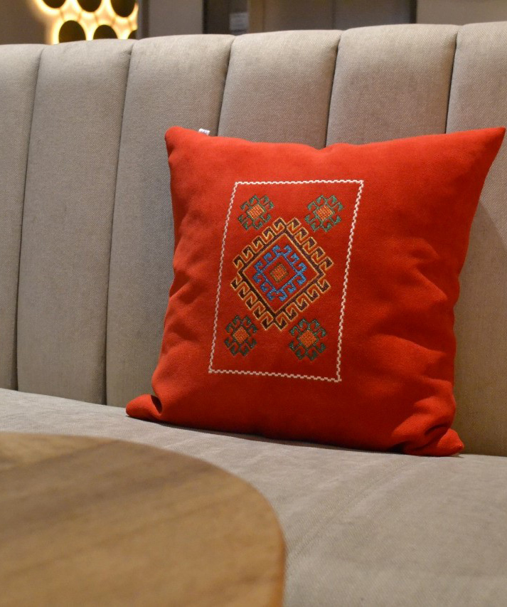 Pillow `Miskaryan heritage` embroidered with Armenian ornament №28