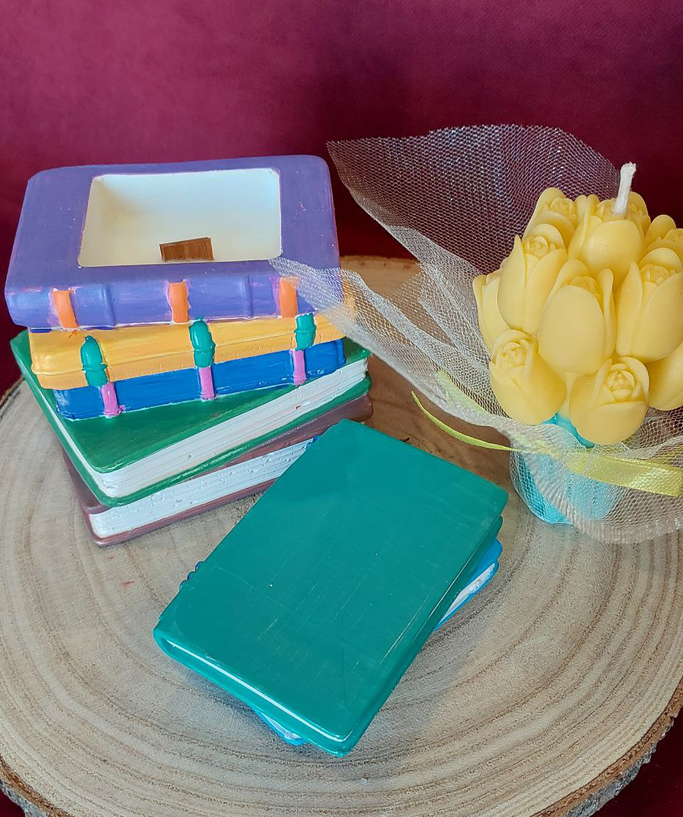 Candle set «Blue Moon» Books + Tulips, scented