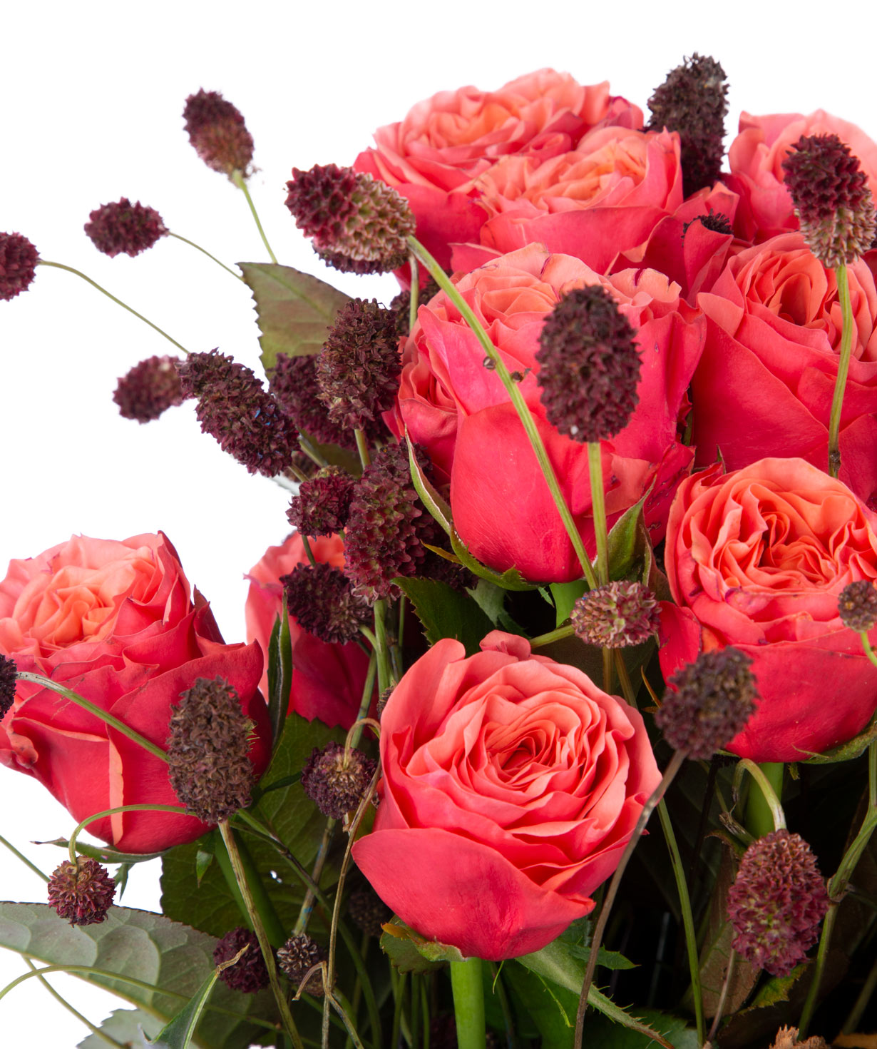 Կոմպոզիցիա «Լանուս» վարդերով և դաշտային ծաղիկներով