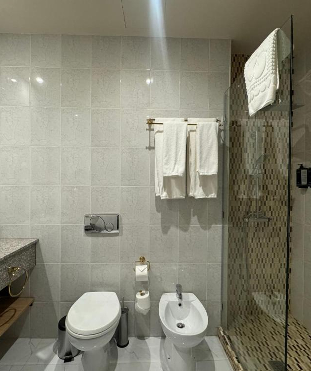 Rest in «Eighty Eight» hotel, Deluxe, Fri-Sun, for 2 people, 1 day