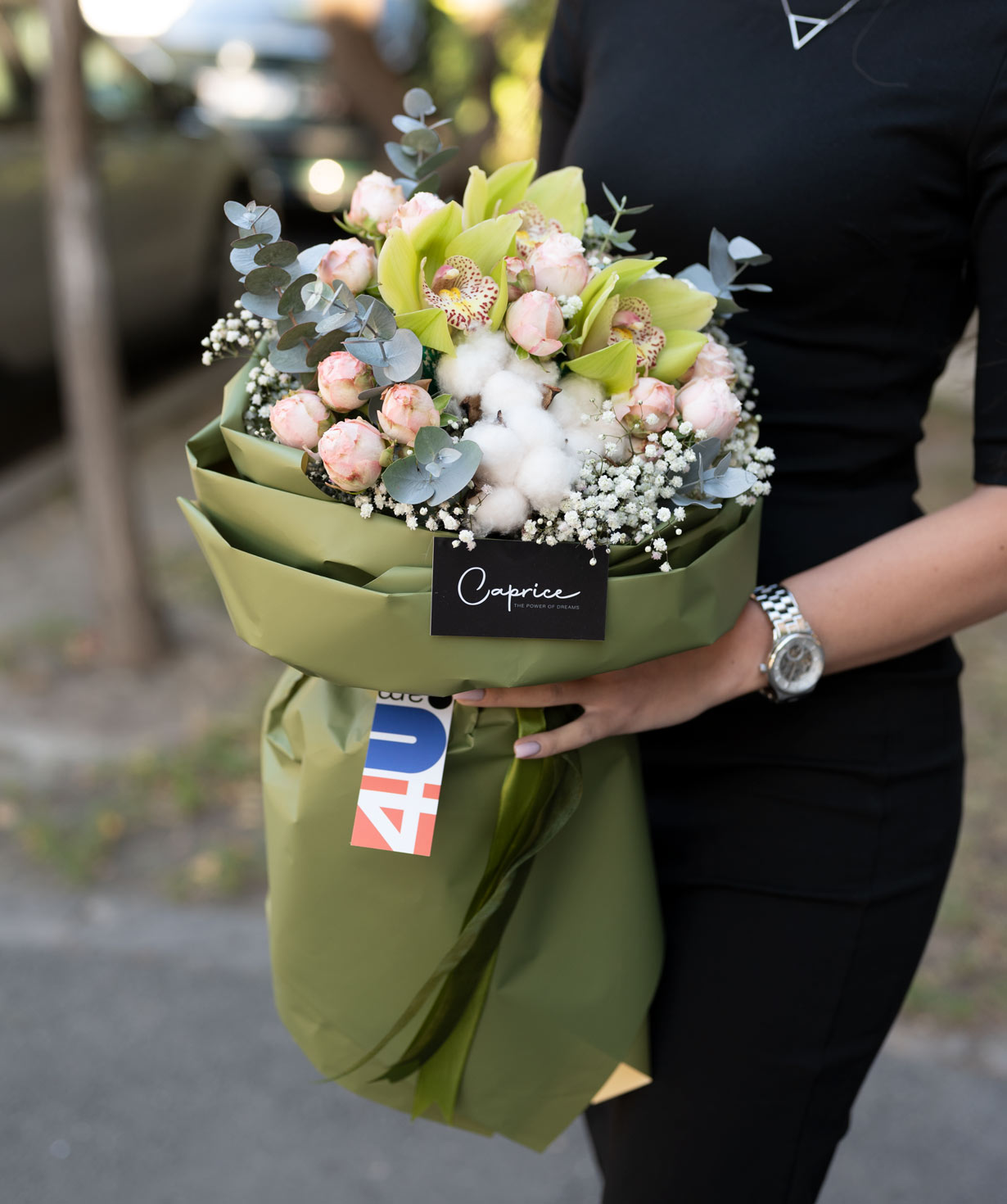 Bouquet «Conills» with spray roses and orchids