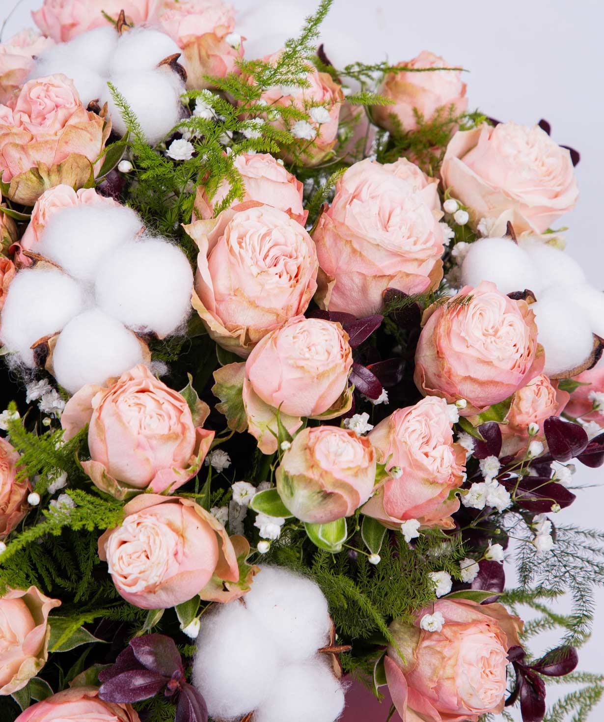 Композиция «Стромболи» с кустовыми розами